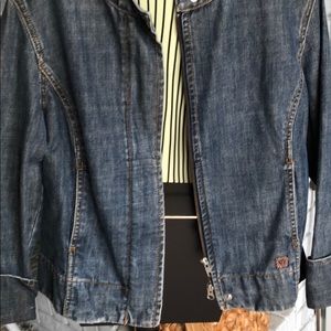 Collarless jean jacket